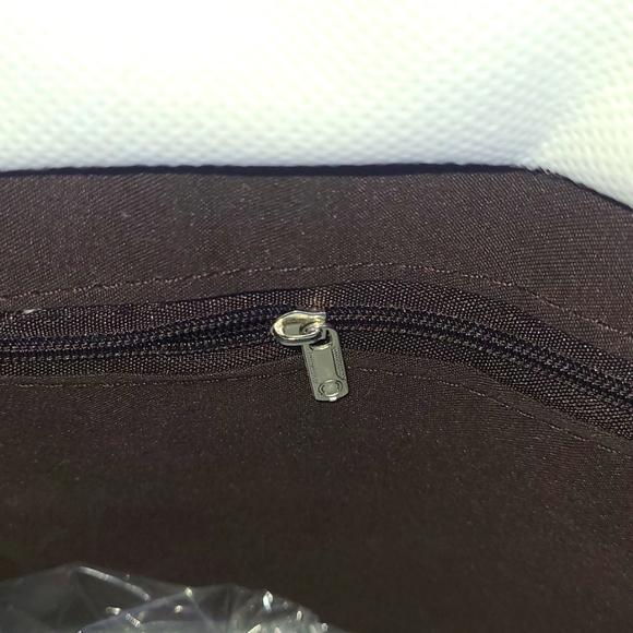 NWOT Imitation Wrangler purse - Picture 8 of 11